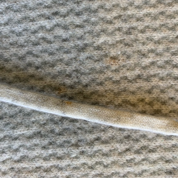 Grey and White Hooded Cashmere Sweater - Picture 5 of 6